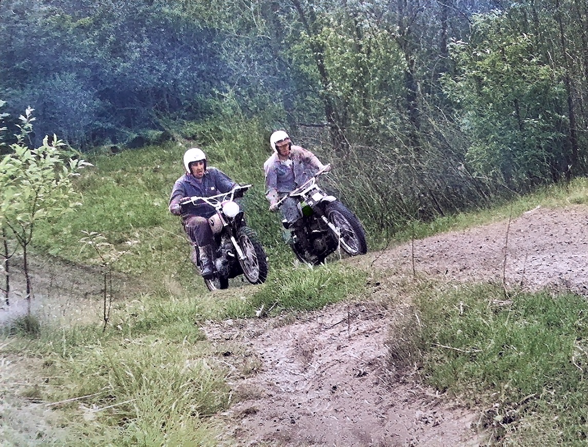 Al Born Harescrambles Penton 125 steel tank vs Honda 160 scrambler color.jpg